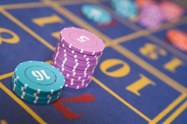qqkini Crash: Multiplier Rounds, Real-Time Action
